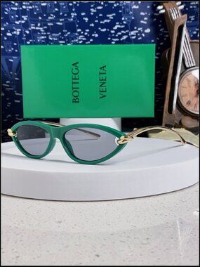 Bottega Veneta Green Cat Eye Gold Knot Sunnies